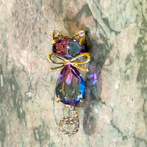 Crystal Cat Pin Brooch - Picture 1 of 3